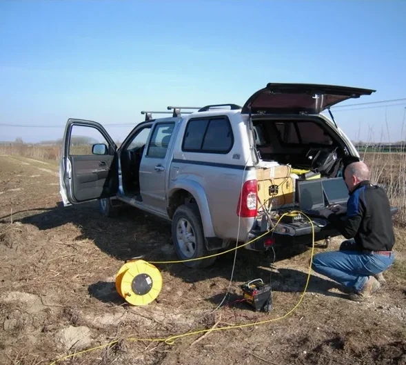 Seismic Tomography Surveys in Medicine Hat